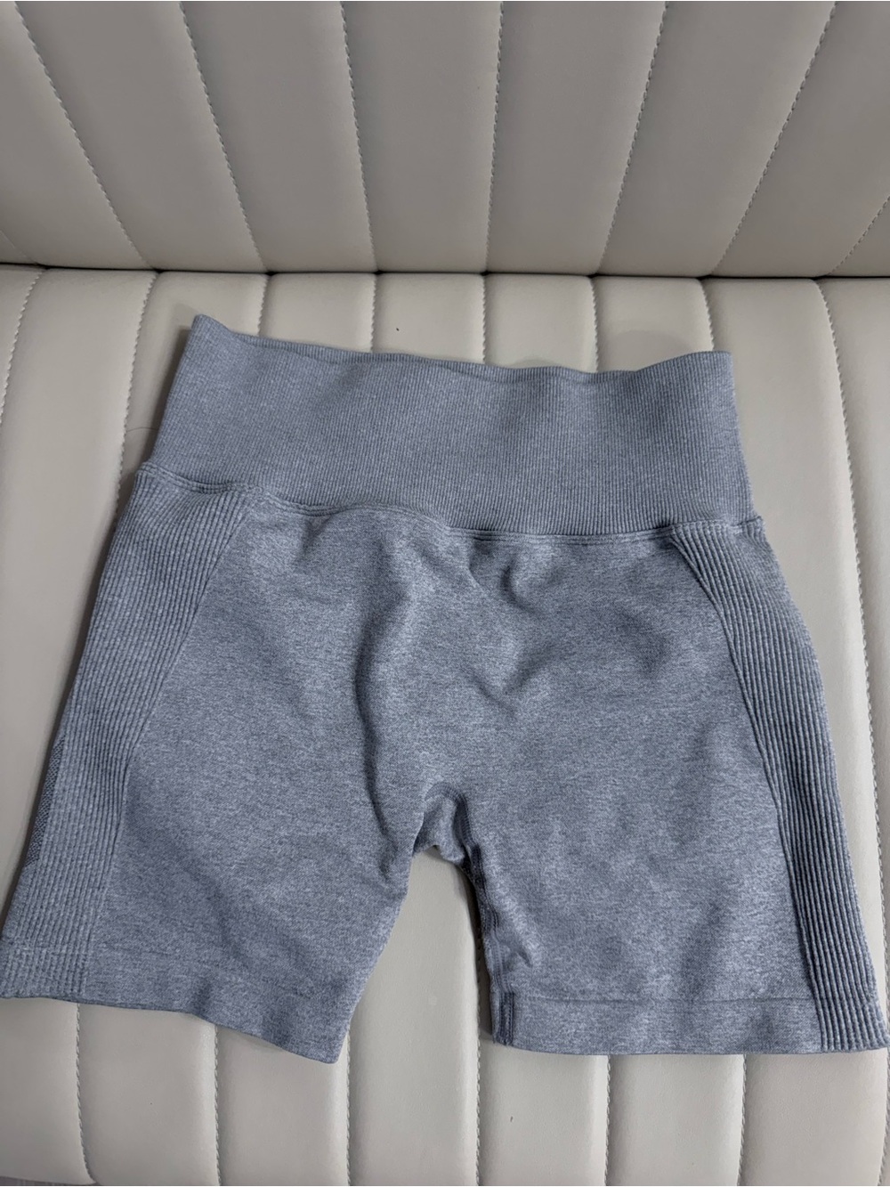Booty scrunch short Small